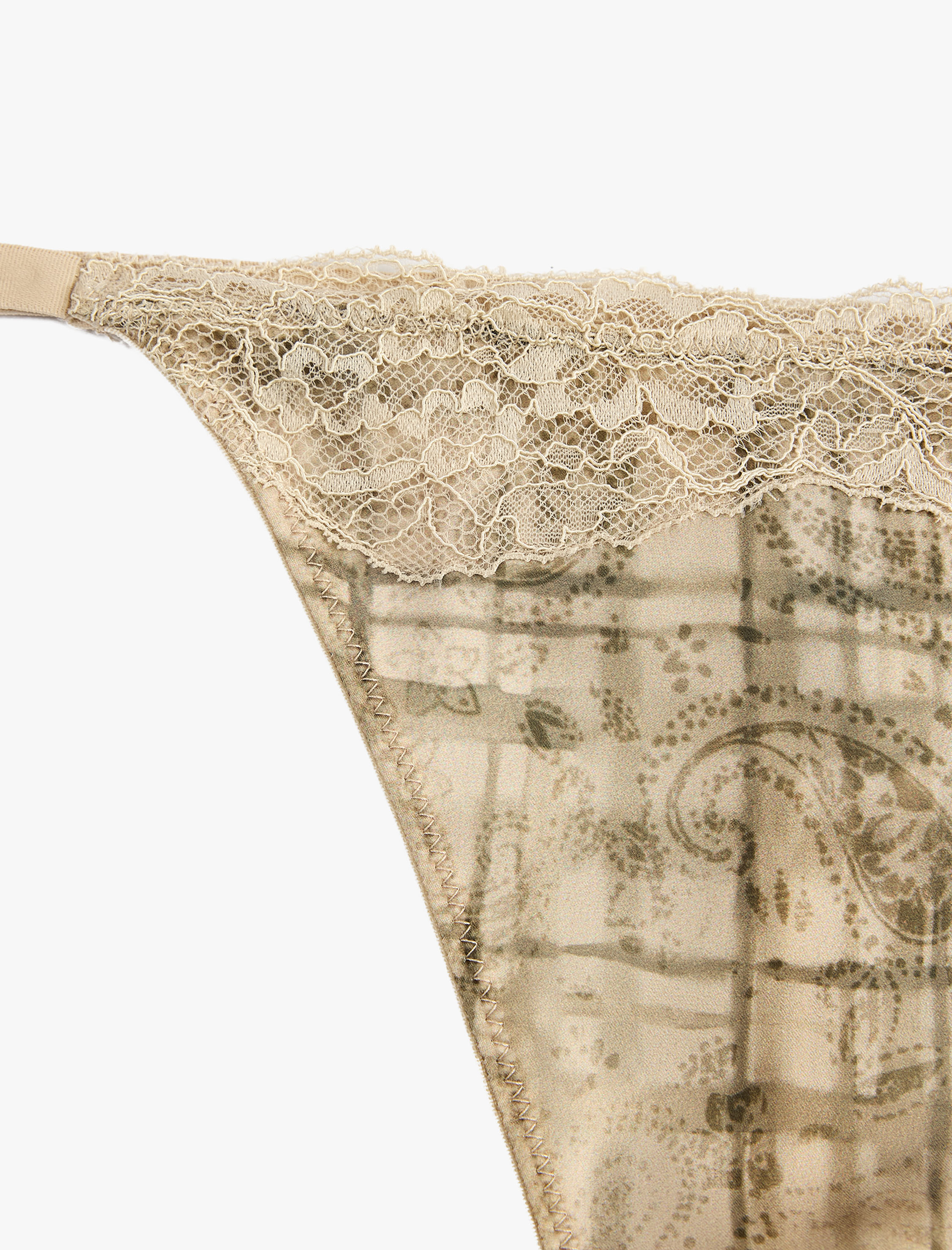   Dantelli Desenli Saten String Külot