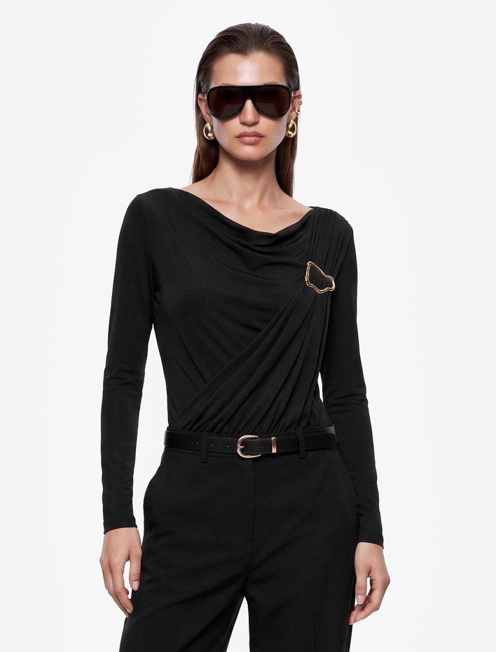 Metal Aksesuarlı Drapeli Slim Fit Degaje Yaka Uzun Kollu Çıtçıtlı Body