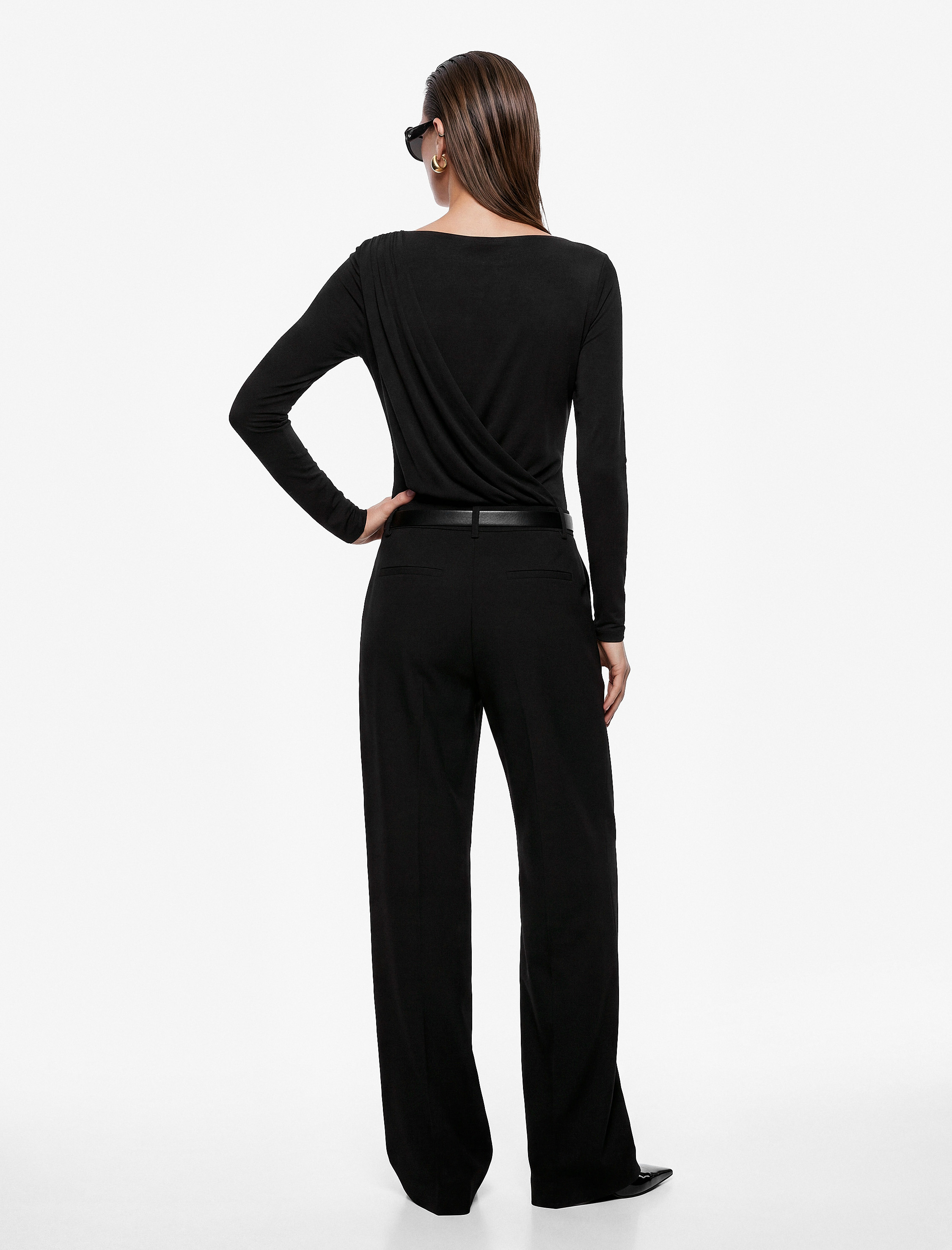   Metal Aksesuarlı Drapeli Slim Fit Degaje Yaka Uzun Kollu Çıtçıtlı Body