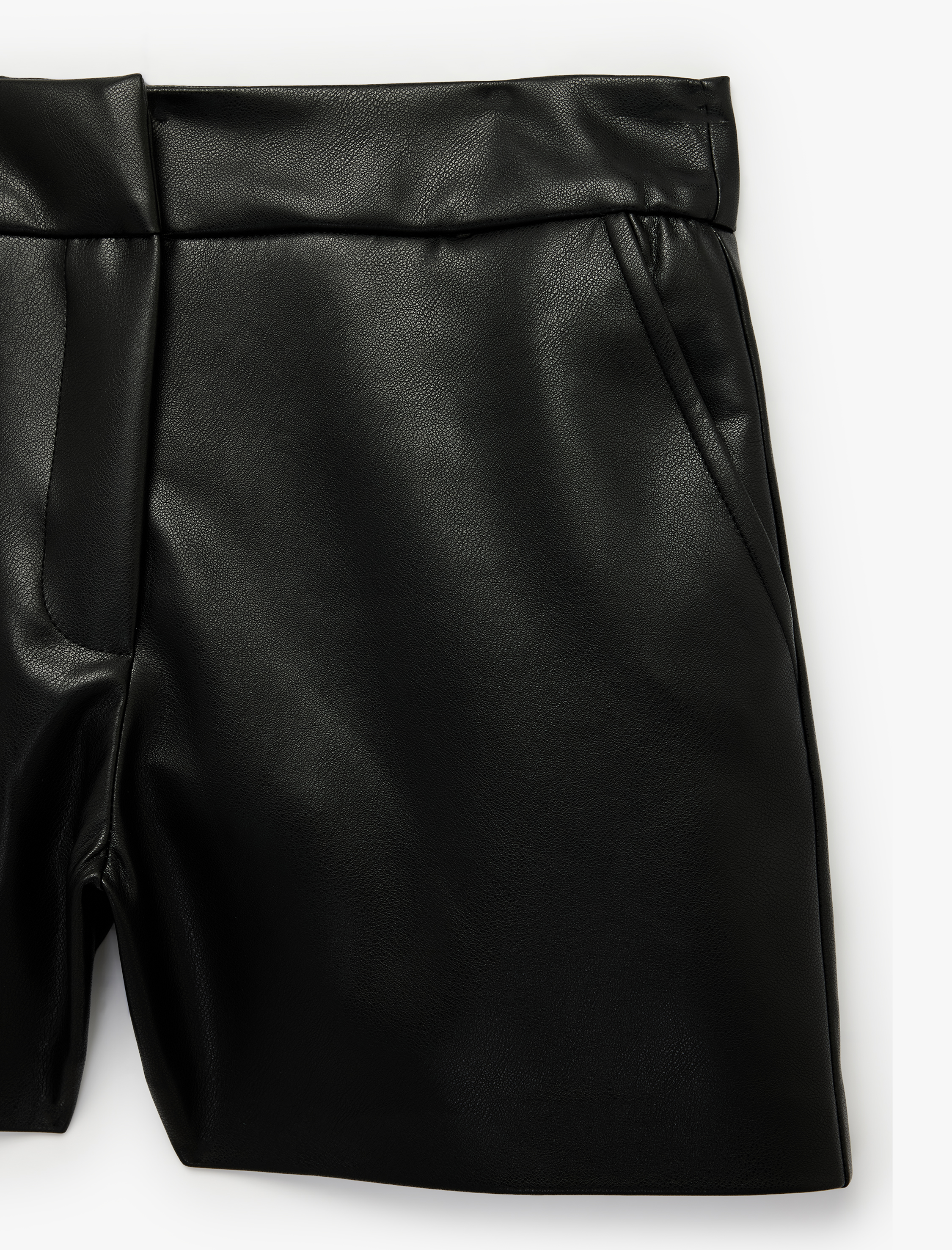   Cepli Slim Fit Suni Deri Mini Şort
