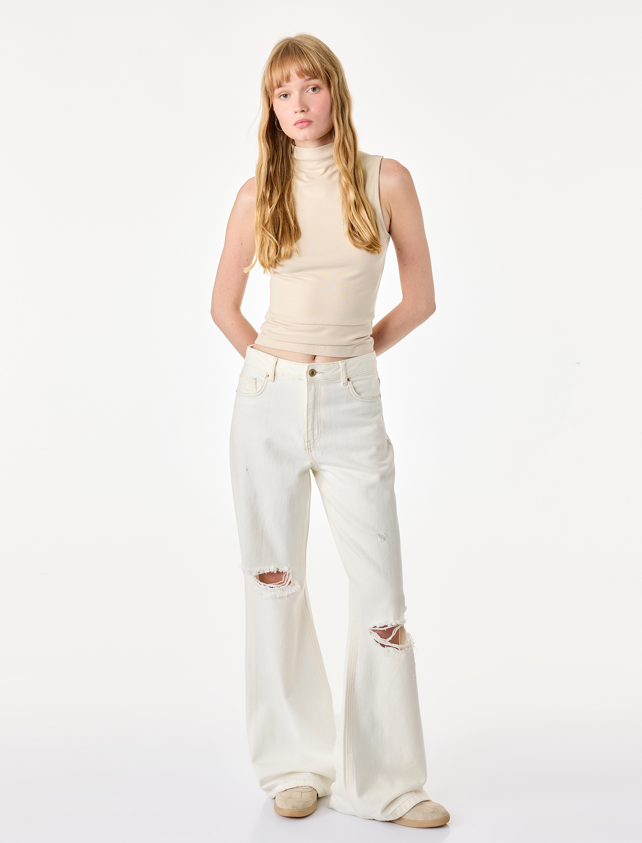   Modal Kumaş Slim Fit Kolsuz Dik Yaka Bluz