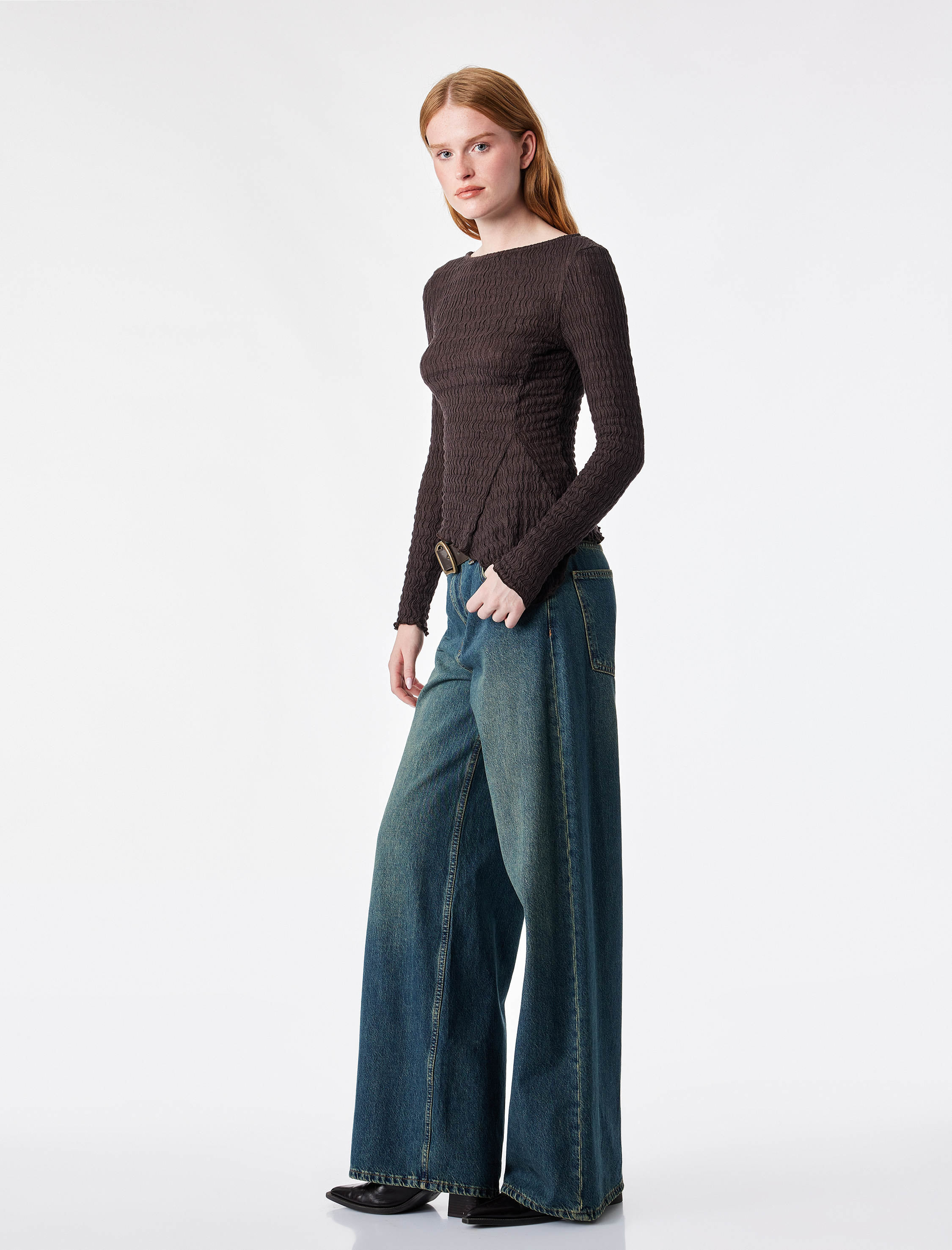   Slim Fit Bürümcük Kumaş Dokulu Bisiklet Yaka Uzun Kollu Asimetrik Tişört