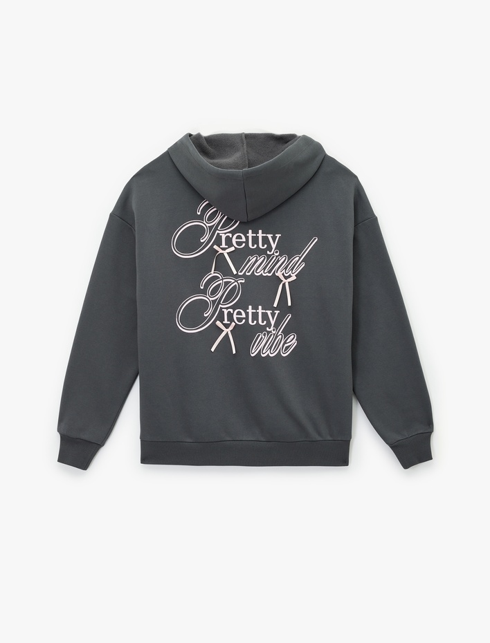  Şardonlu Rahat Kalıp Kapüşonlu Fermuarlı Kanguru Cepli Arkası Fiyonk Baskılı Sweatshirt