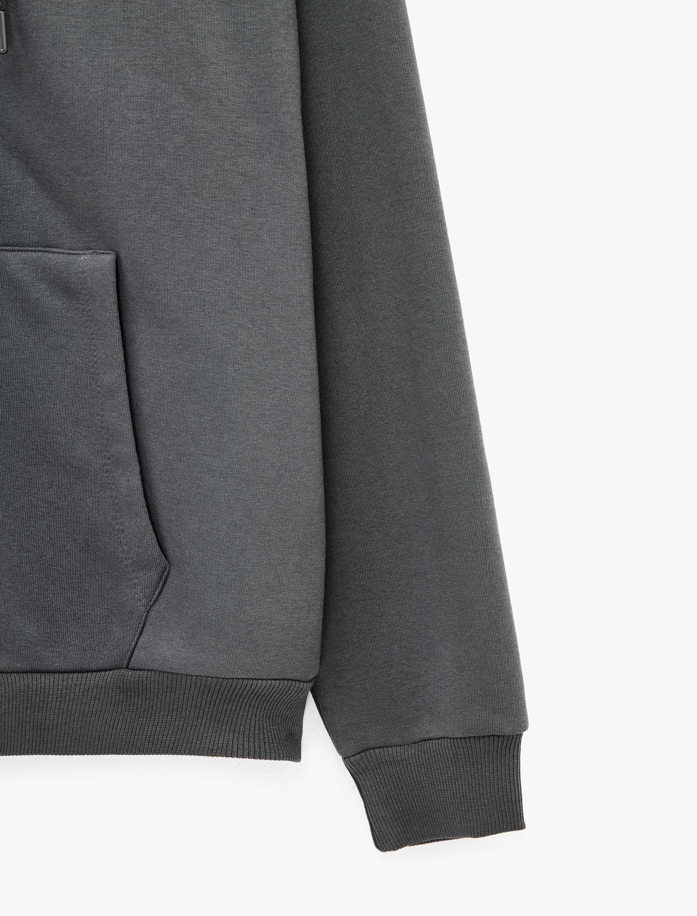   Şardonlu Rahat Kalıp Kapüşonlu Fermuarlı Kanguru Cepli Arkası Fiyonk Baskılı Sweatshirt