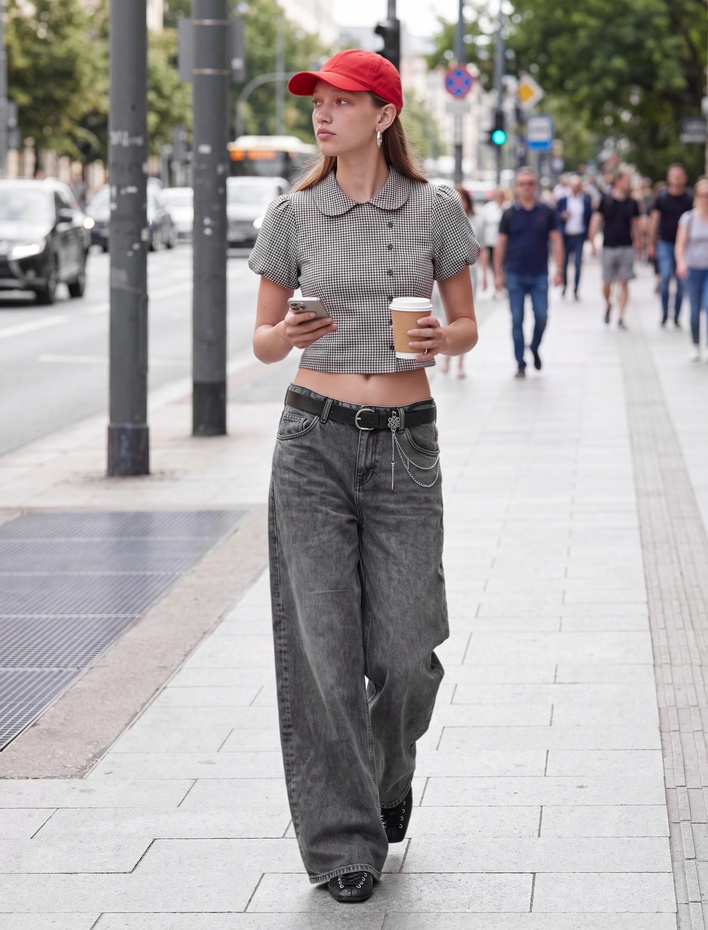  Slim Fit Bebe Yaka Kısa Balon Kollu Pötikareli Gömlek