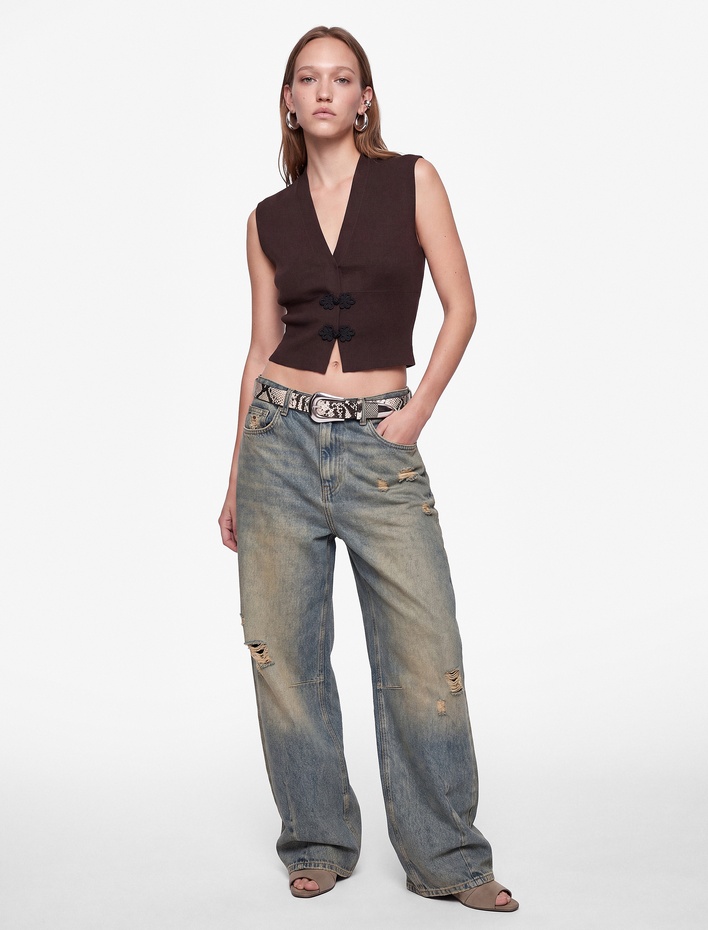  Slim Fit V Yaka Kolsuz Süslü Düğmeli Triko Yelek