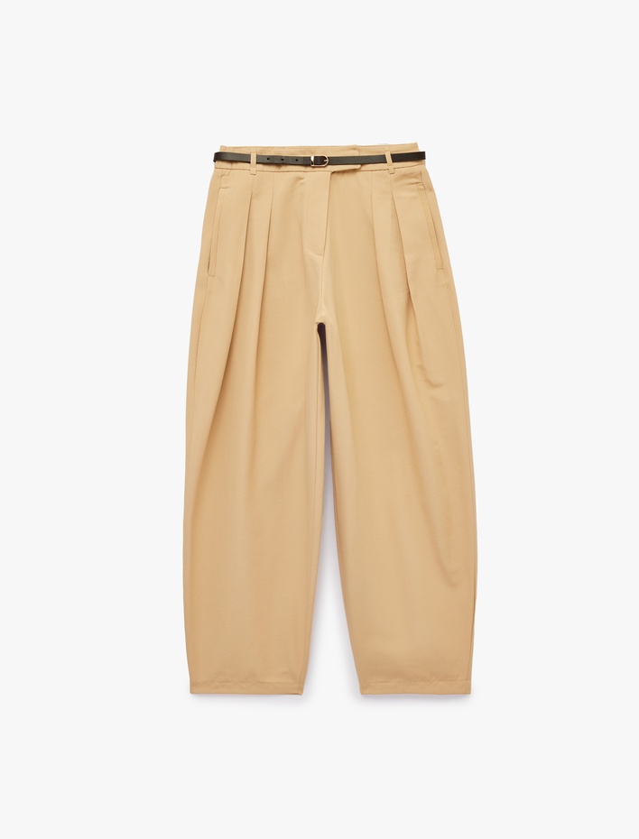  Kemerli Cepli Bol Kesim Pileli Gabardin Barrel Pantolon