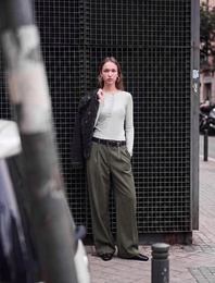 Slim Fit Pamuklu Bisiklet Yaka Asimetrik Düğmeli Uzun Kollu Tişört