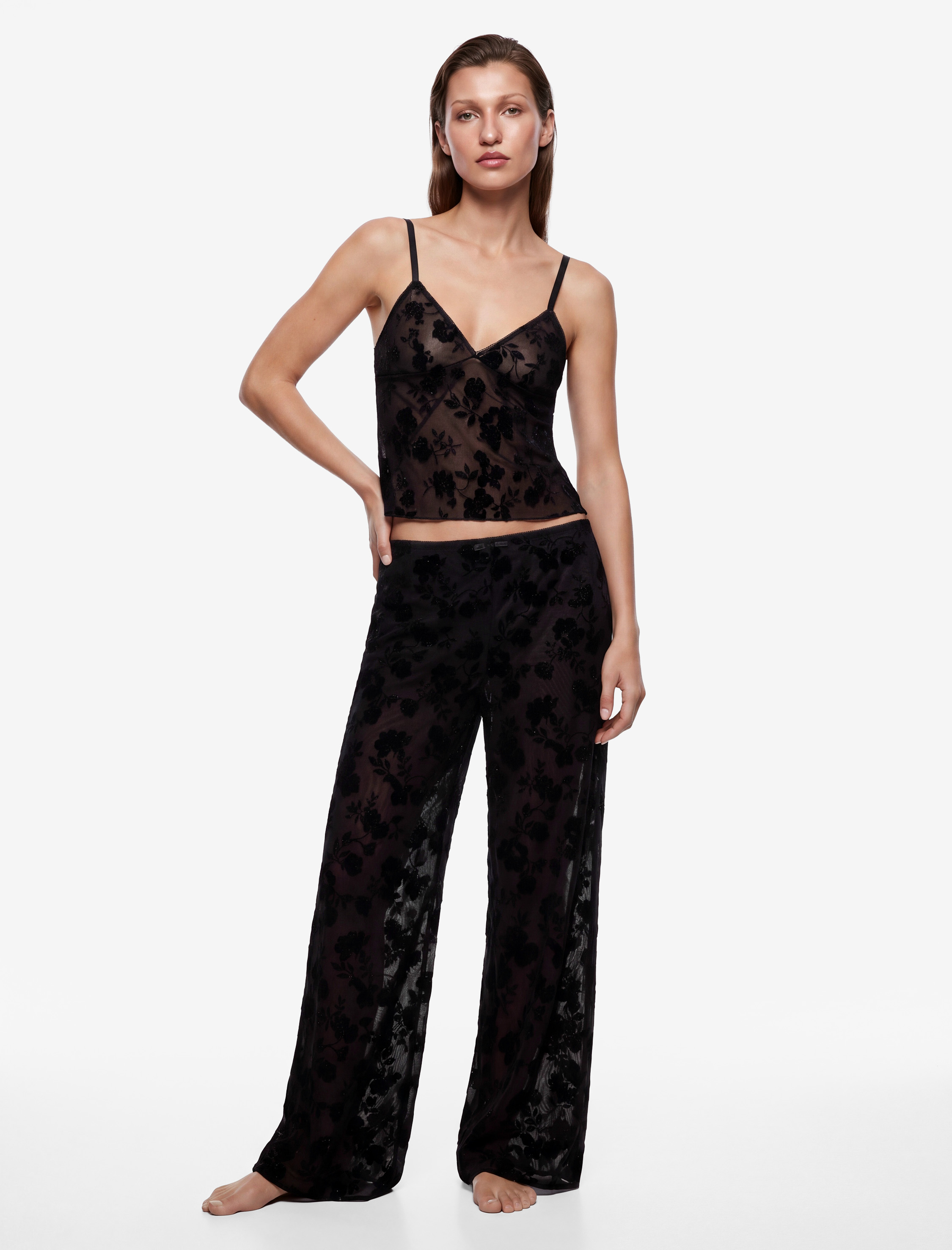   Rahat Kesim Tüllü Çiçek Desenli Uzun Pijama Altı