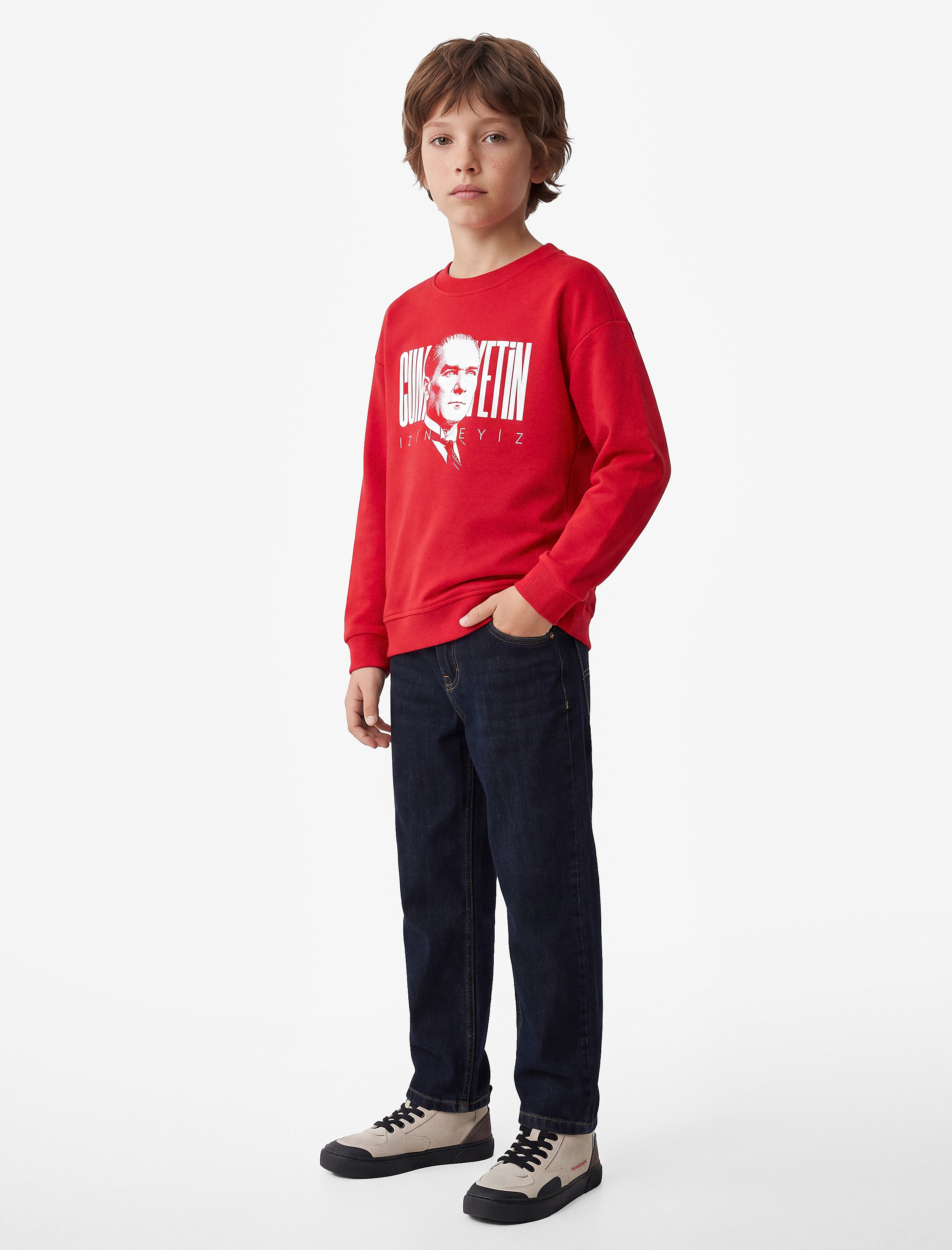  Erkek Çocuk Atatürk Baskılı Bisiklet Yaka Uzun Kollu Pamuklu Sweatshirt