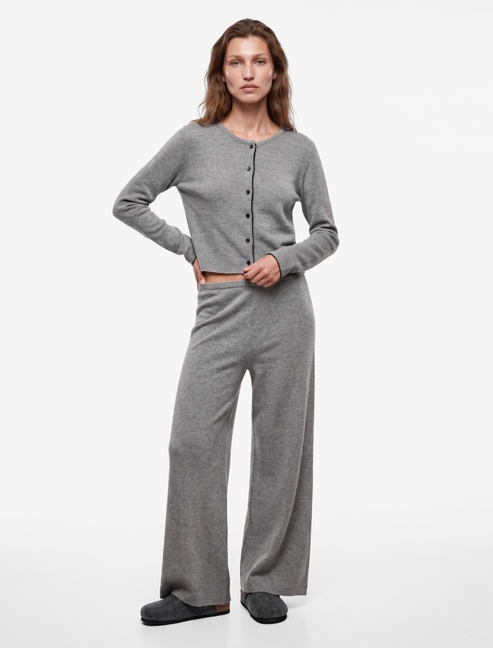  Düğmeli Bisiklet Yaka Uzun Kollu Rahat Kesim Triko Pijama Üstü