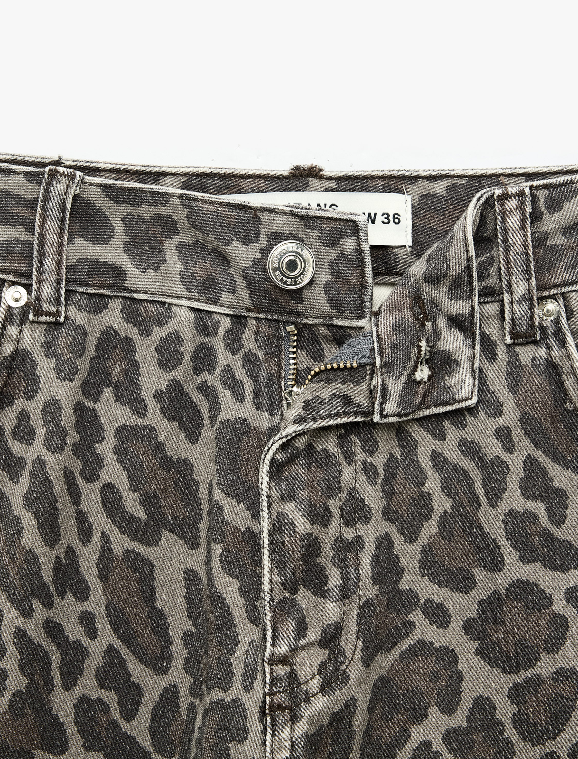   Düşük Bel Cepli Pamuklu Uzun Düz Kesim Leopar Pantolon - Longer Straight Fit Jeans