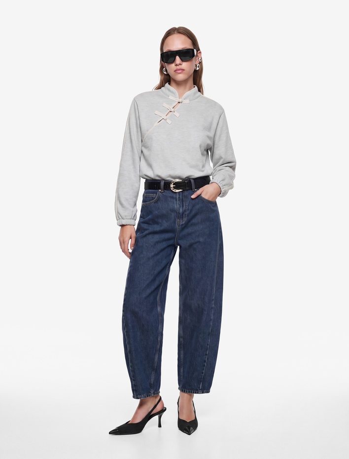  Şardonlu Rahat Kalıp Kurbağa Kapamalı Süslü Düğmeli Mandarin Yaka Sweatshirt