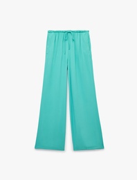 Beli Bağcıklı Cepli Viskon Geniş Paça Pantolon