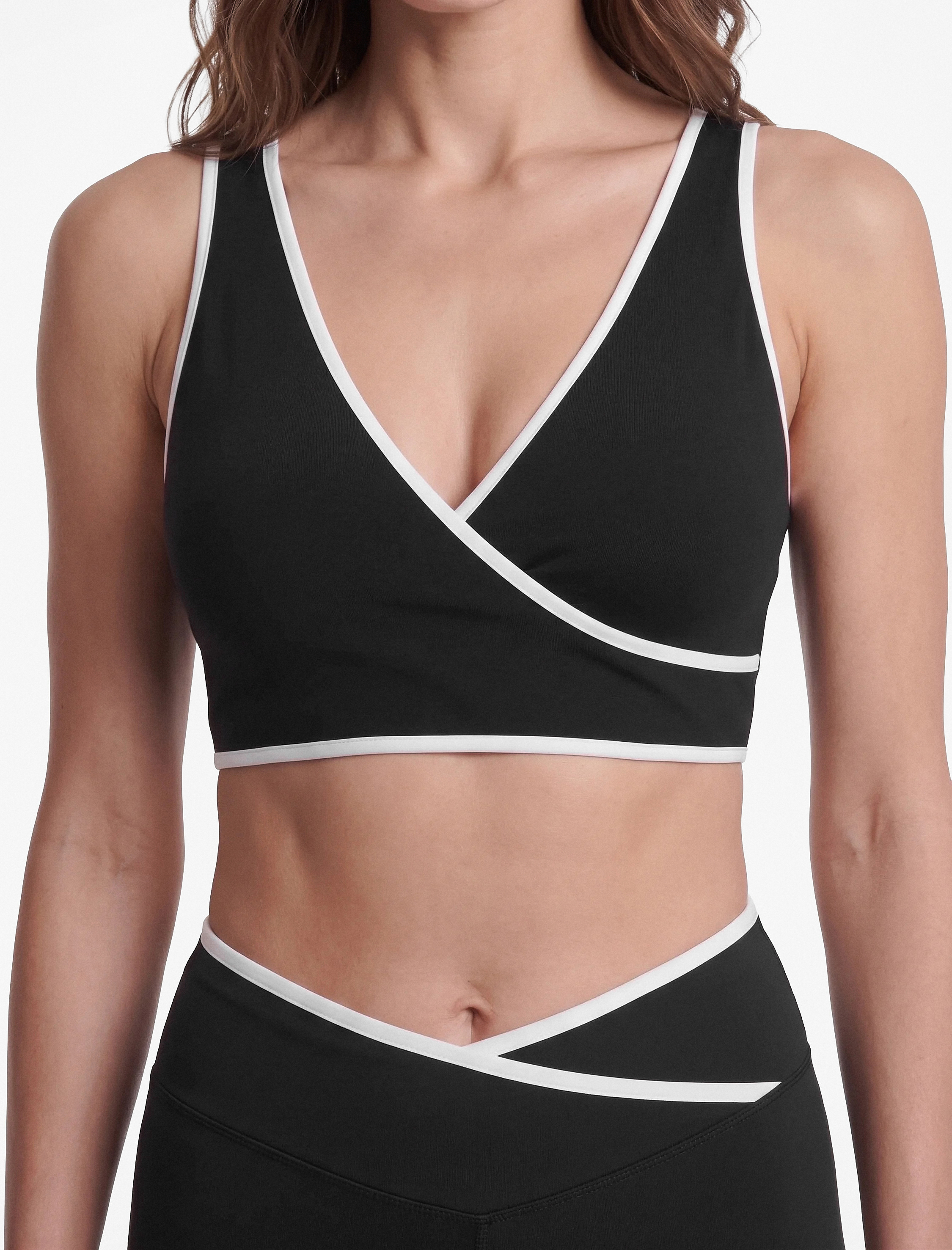   Slim Fit Biyeli V Yaka Kolsuz Kaplı Sporcu Sütyeni