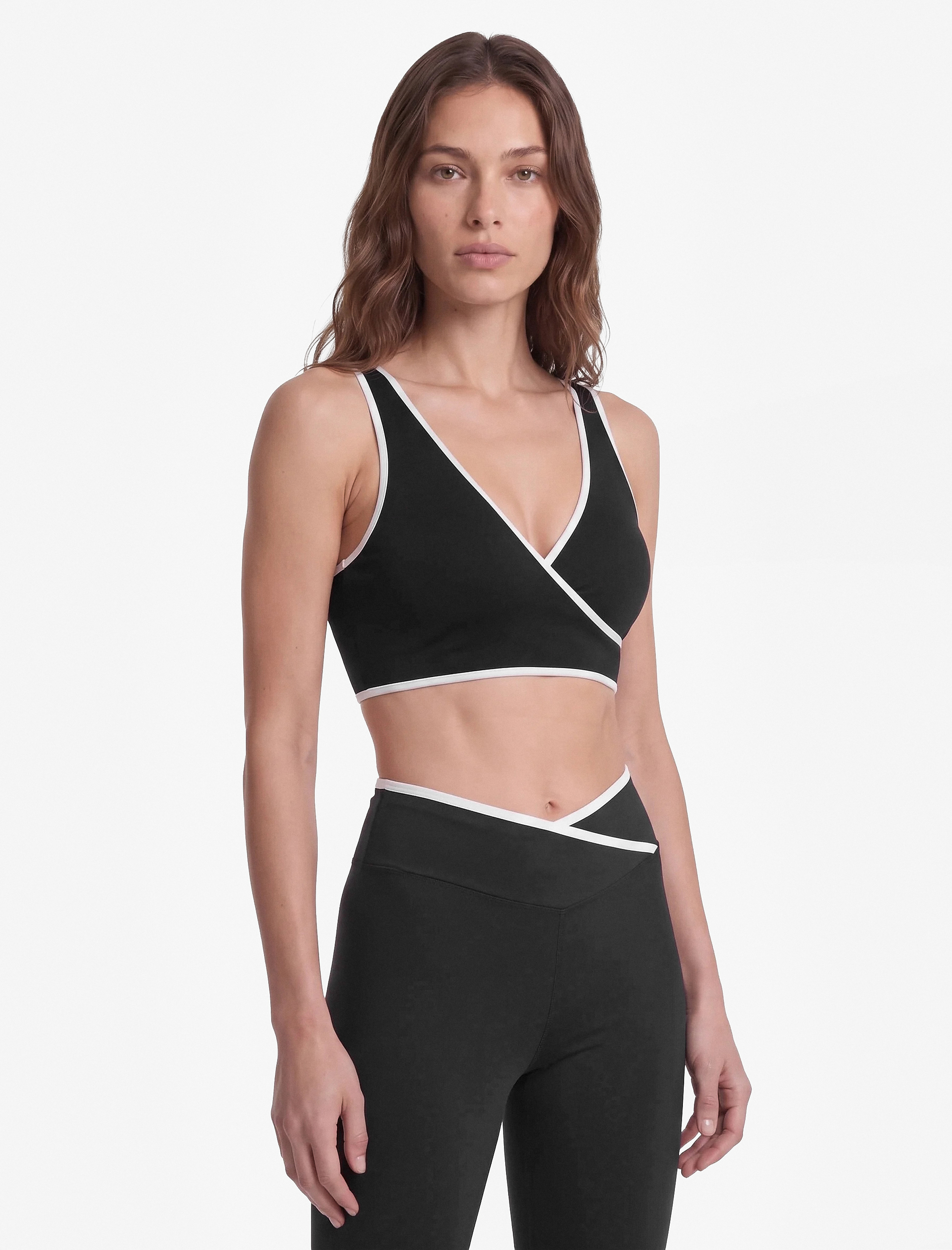   Slim Fit Biyeli V Yaka Kolsuz Kaplı Sporcu Sütyeni