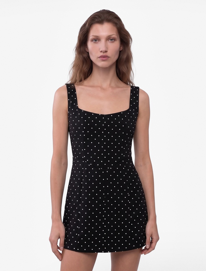 Slim Fit Puantiyeli Krep Kumaş Kare Yaka Kolsuz Mini Abiye Elbise