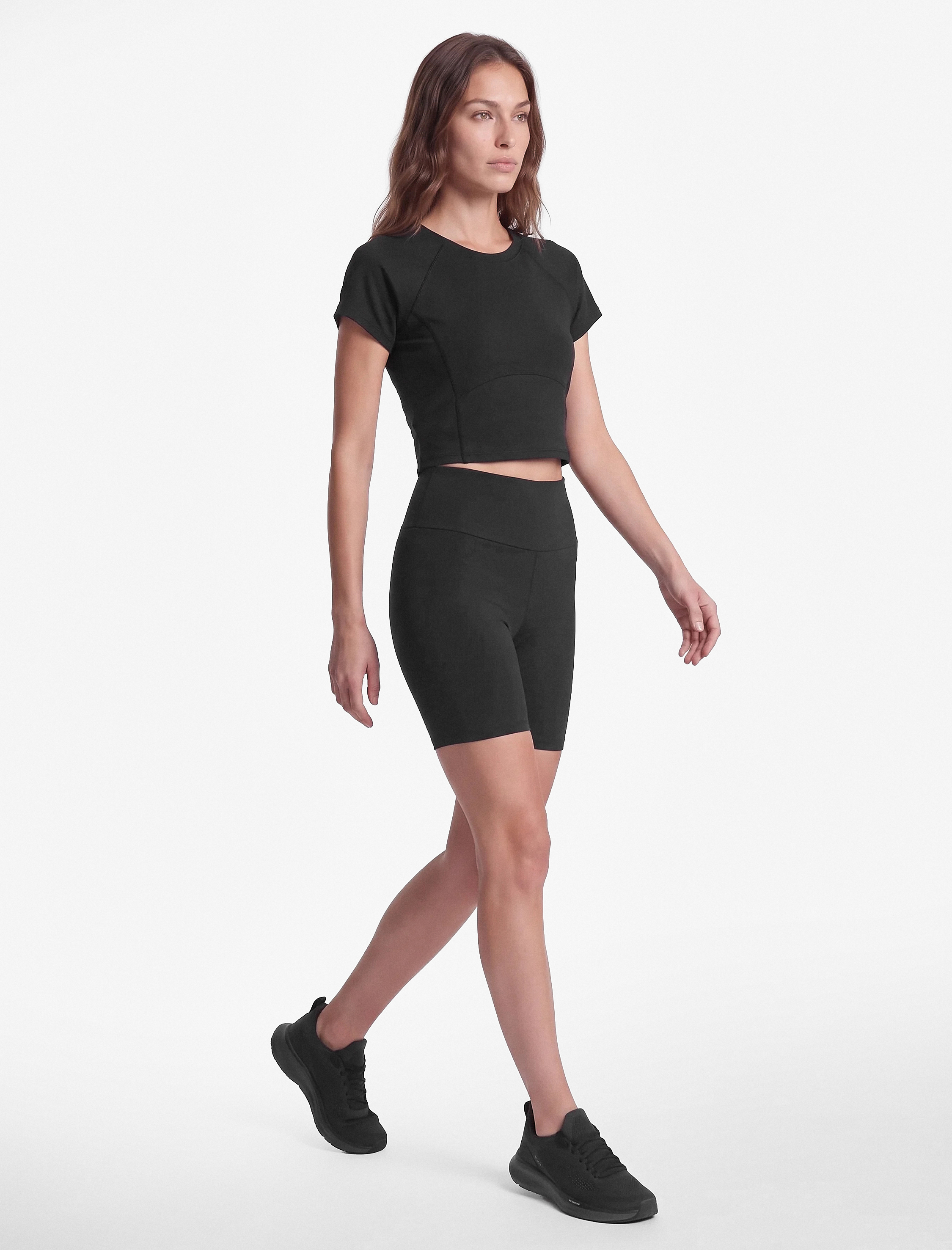   Slim Fit Dikiş Detaylı Kısa Kollu Bisiklet Yaka Crop Spor Tişört