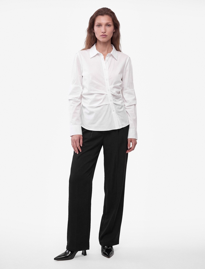  Slim Fit Pamuklu Uzun Kollu Drapeli Asimetrik Düğmeli Gömlek