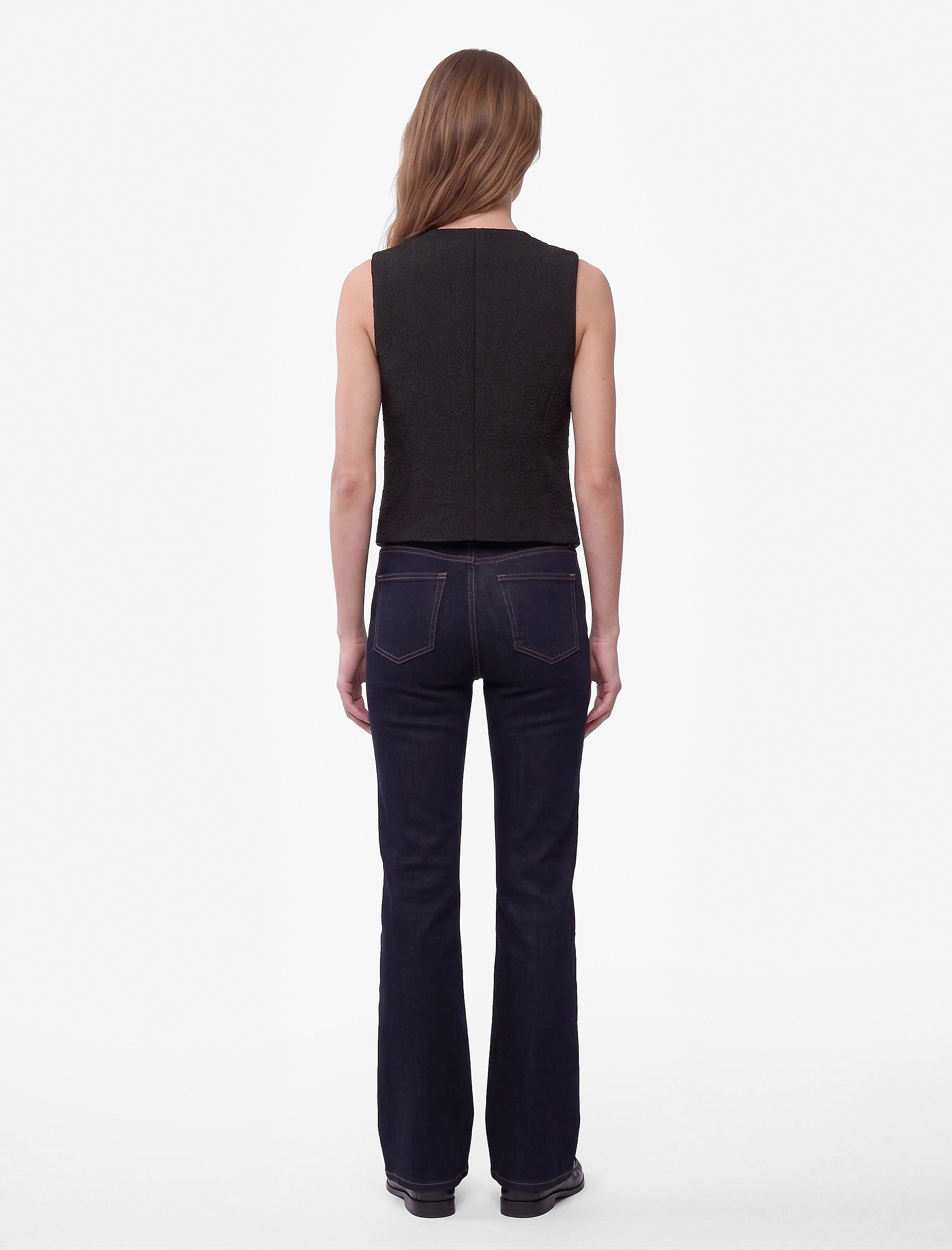   Koton X Selected by Melis Ağazat - Slim Fit Dokulu Bisiklet Yaka Süs Düğmeli Yelek