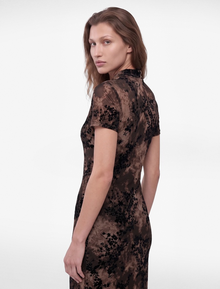  Yırtmaçlı Slim Fit Kısa Kollu Dik Qipao Yaka Kadife Çiçek Dokulu Tül Midi Elbise