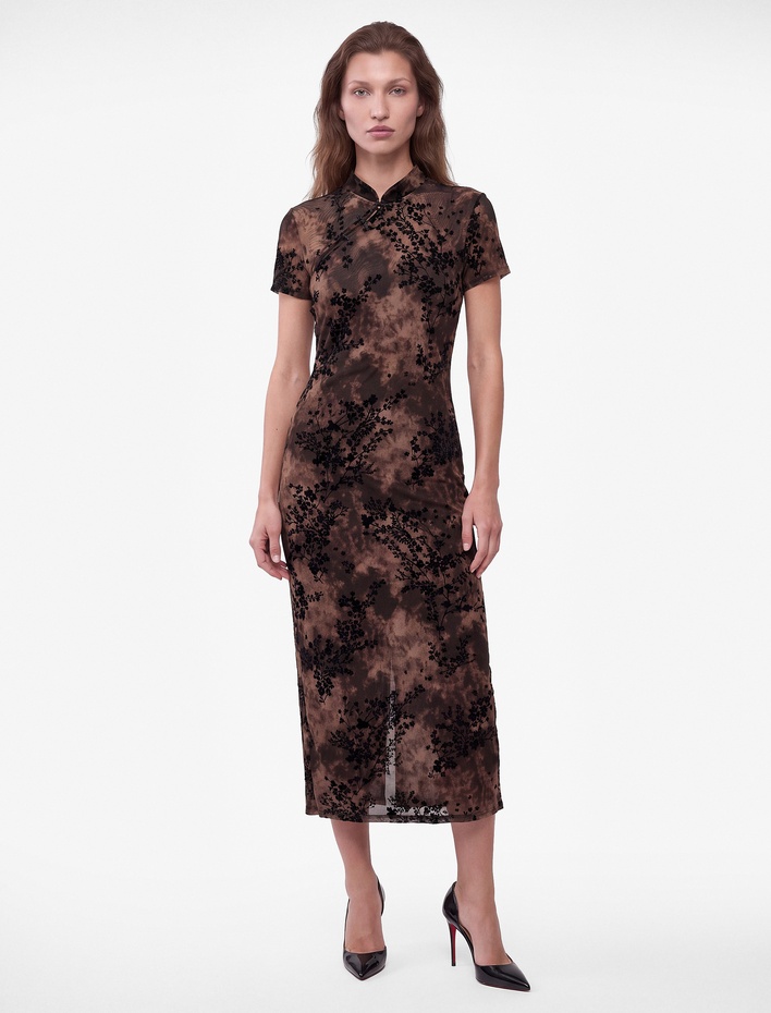  Yırtmaçlı Slim Fit Kısa Kollu Dik Qipao Yaka Kadife Çiçek Dokulu Tül Midi Elbise