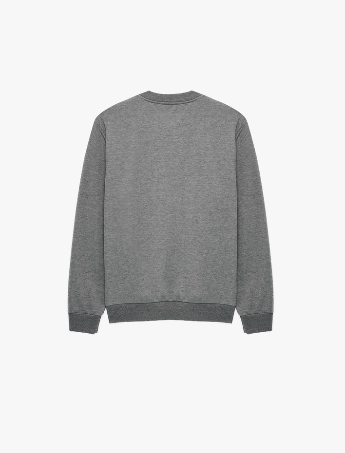  Uzun Kollu Süslü Kapamalı Üç İplik Şardonlu Bisiklet Yaka Sweatshirt