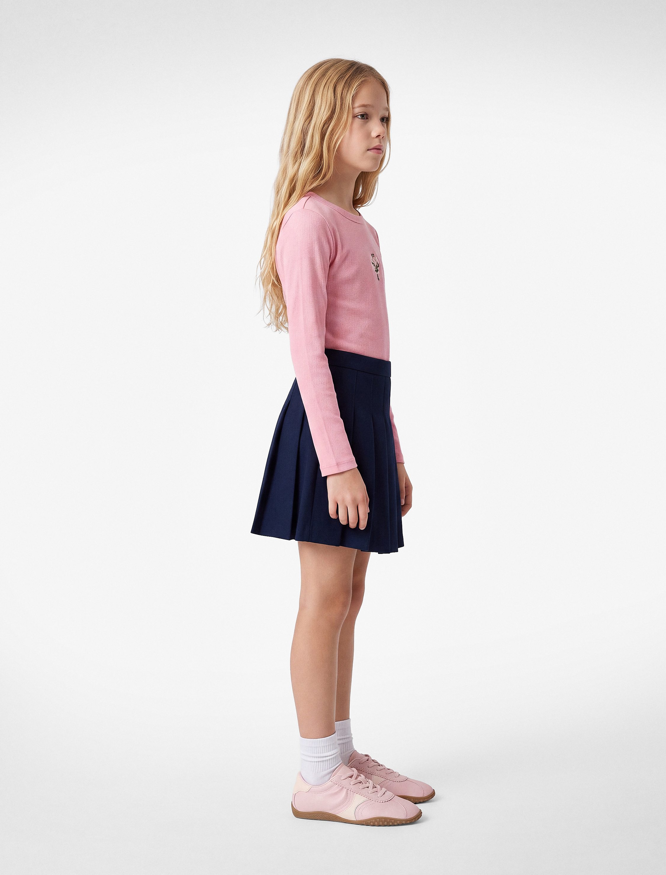  Kız Çocuk Çiçek Nakışlı Slim Fit Pamuklu Bisiklet Yaka Uzun Kollu Tişört