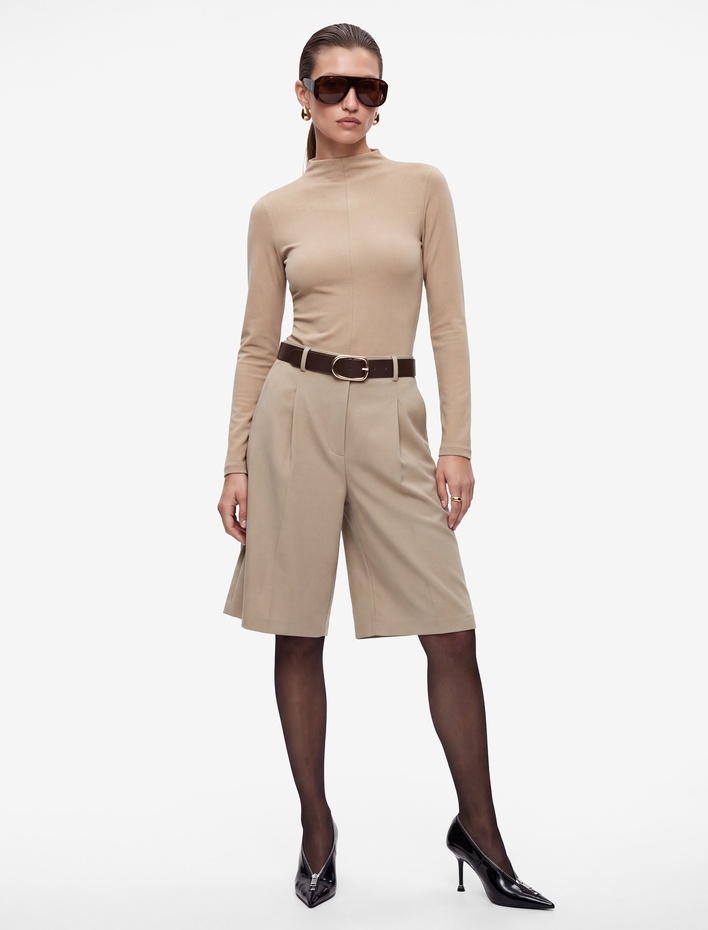  Dikiş Detaylı Slim Fit Dik Yaka Uzun Kollu Tişört