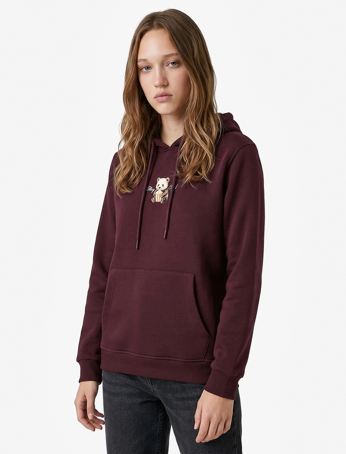  Mürdüm Rengi Kapüşonlu Sweatshirt Üç İplik Şardonlu Ayıcık Nakışlı Kanguru Cepli