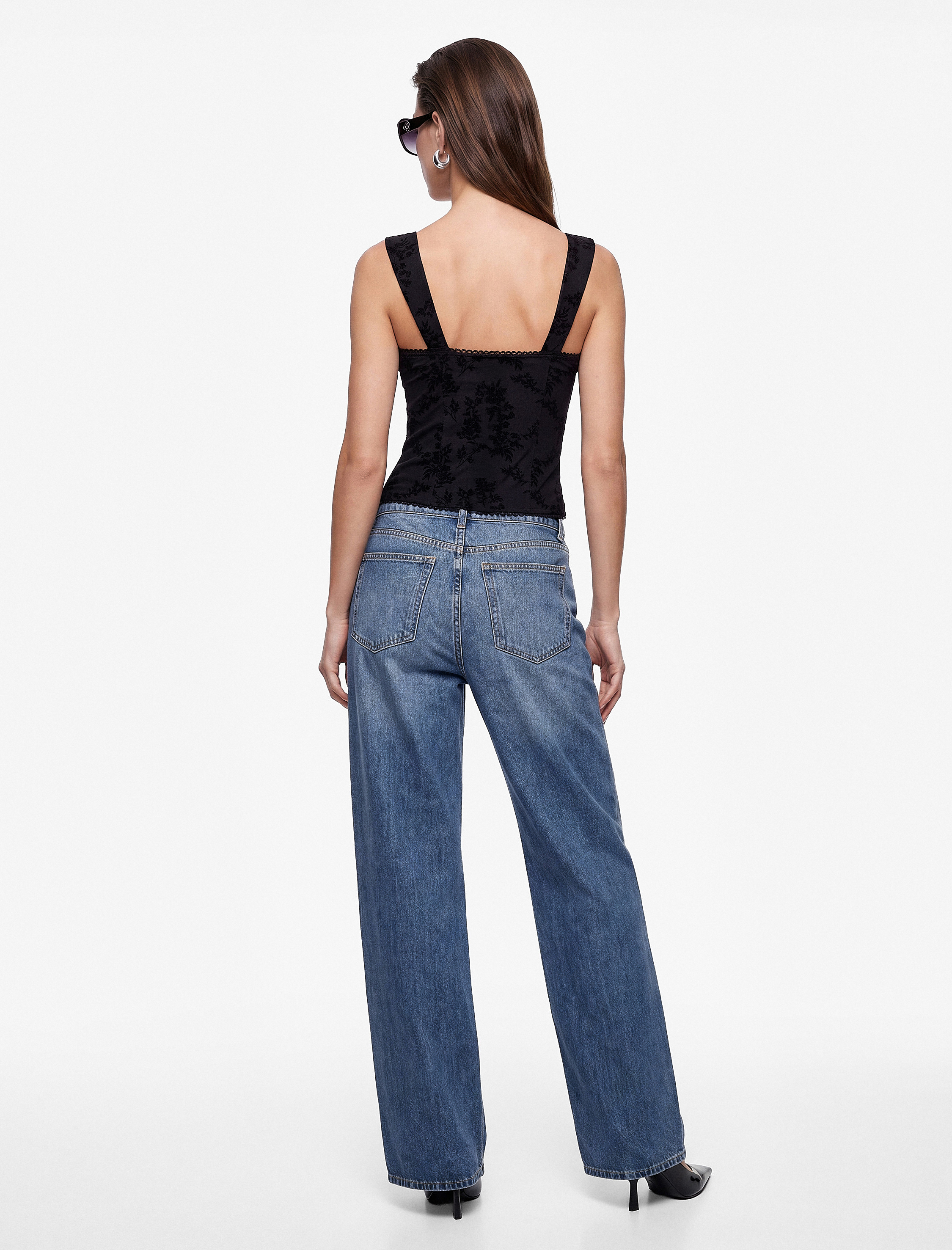   Slim Fit Kadife Çiçek Desenli Balenli Kalın Askılı Tül Korse Bluz