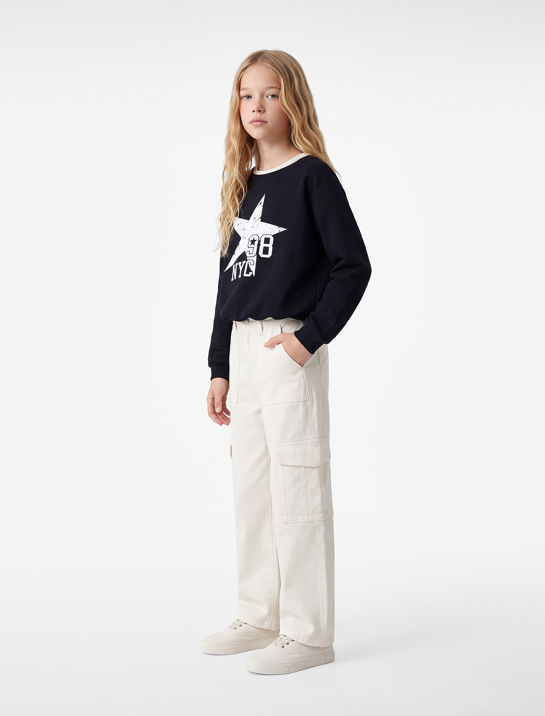  Kız Çocuk Pamuklu Kayık Yaka Uzun Kollu Yıldız Baskılı Sweatshirt