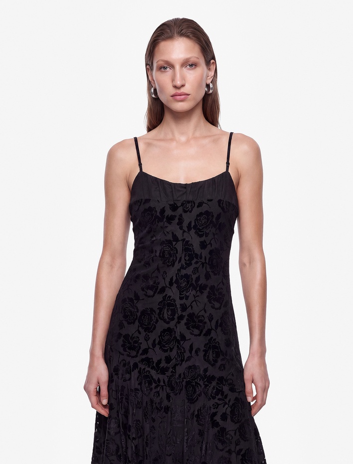 Asimetrik Kesim Slim Fit Askılı Midi Çiçekli Tül Elbise