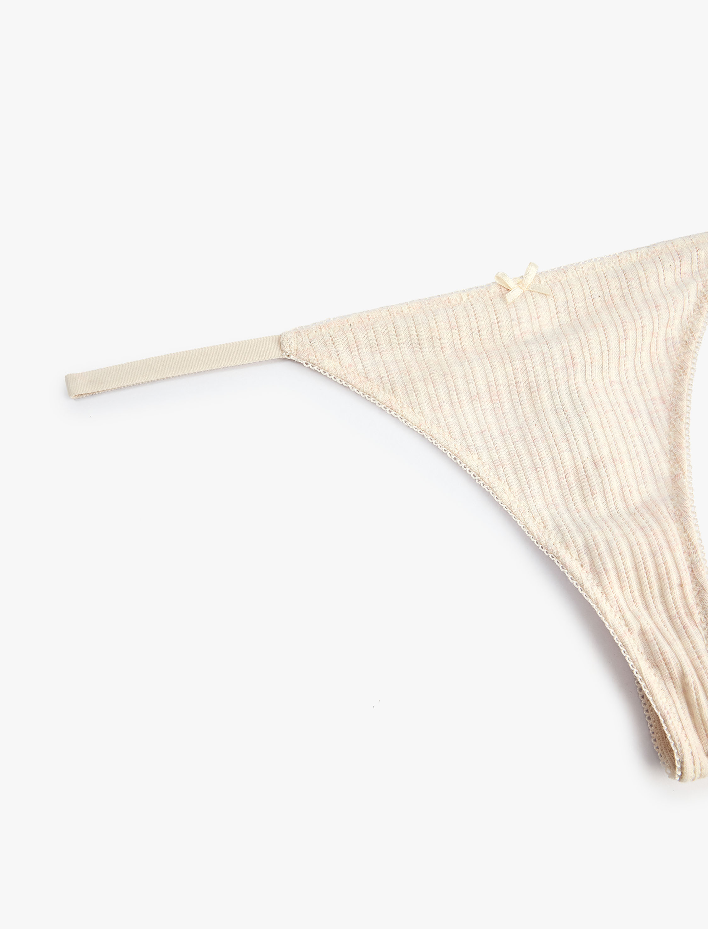   Kurdeleli Dokulu String Külot