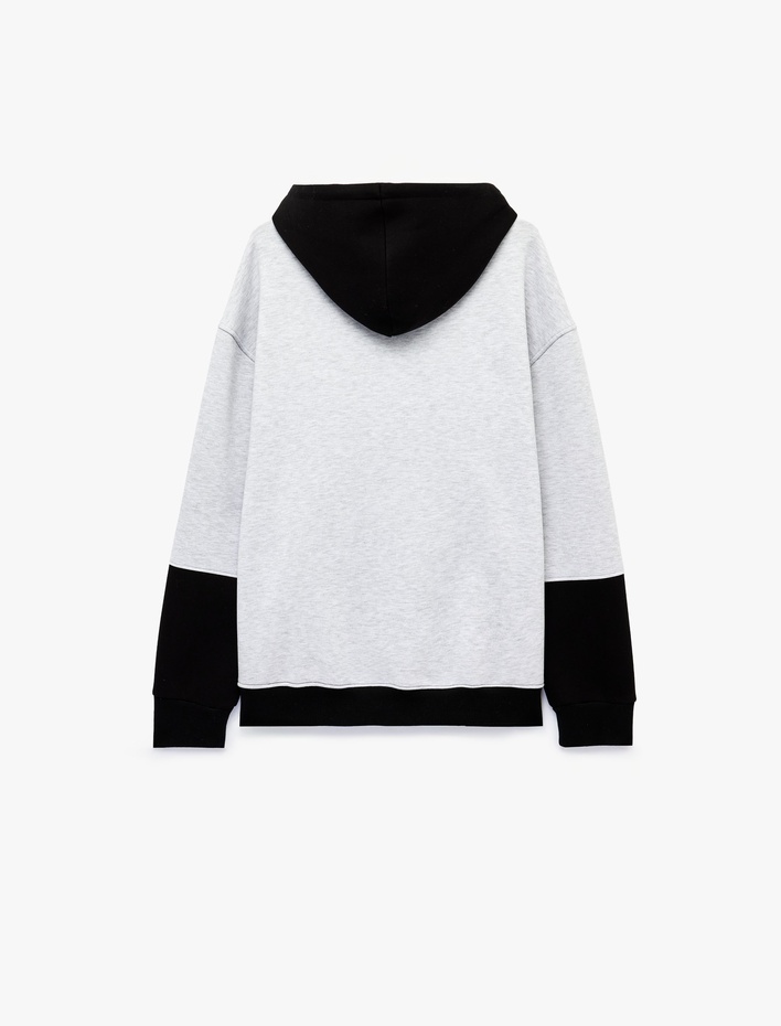  Şardonlu Rahat Kalıp Baskılı Kanguru Cepli Renk Bloklu Kapşonlu Sweatshirt
