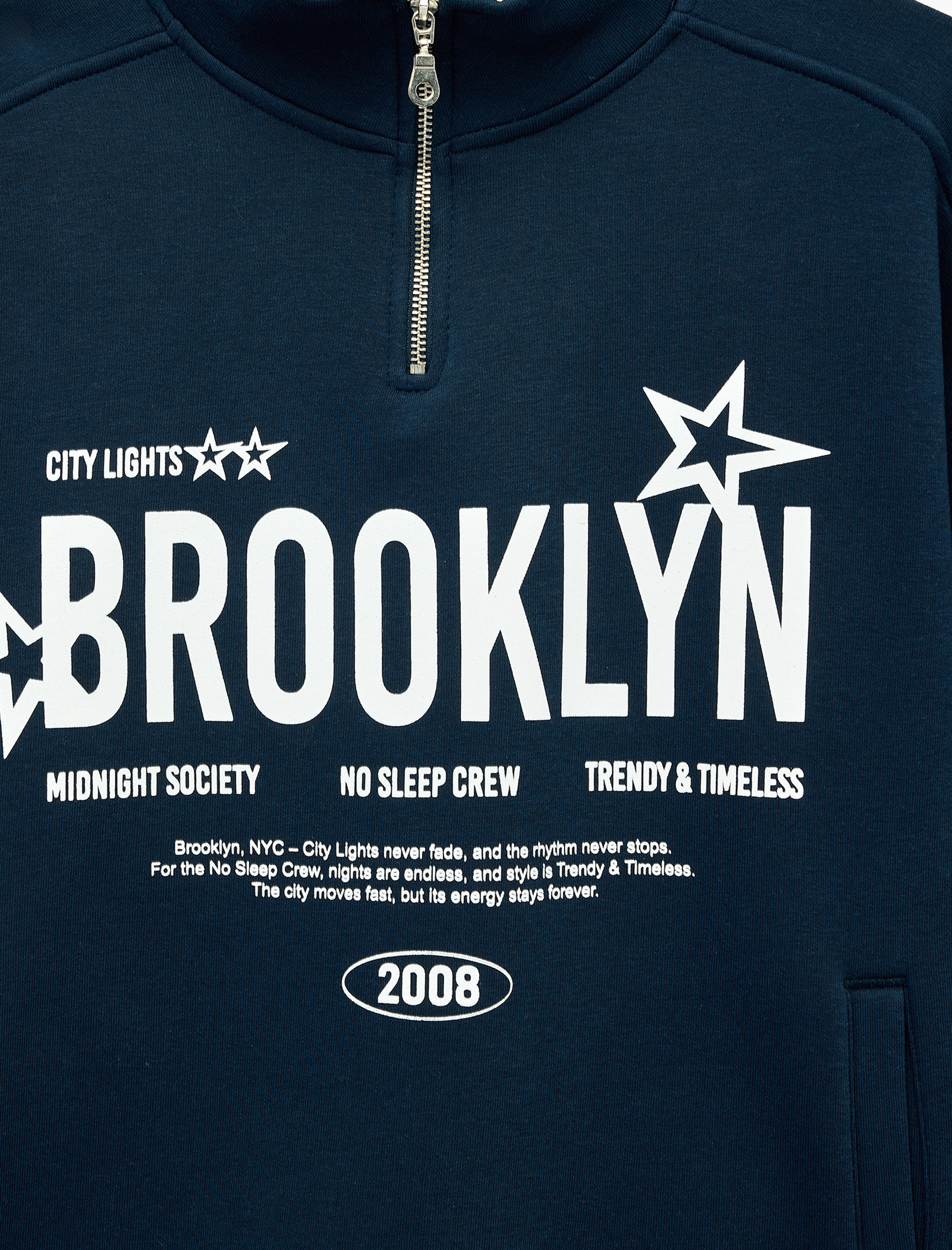   Şardonlu Rahat Kalıp Dik Yaka Yarım Fermuarlı Uzun Kollu Baskılı Sweatshirt