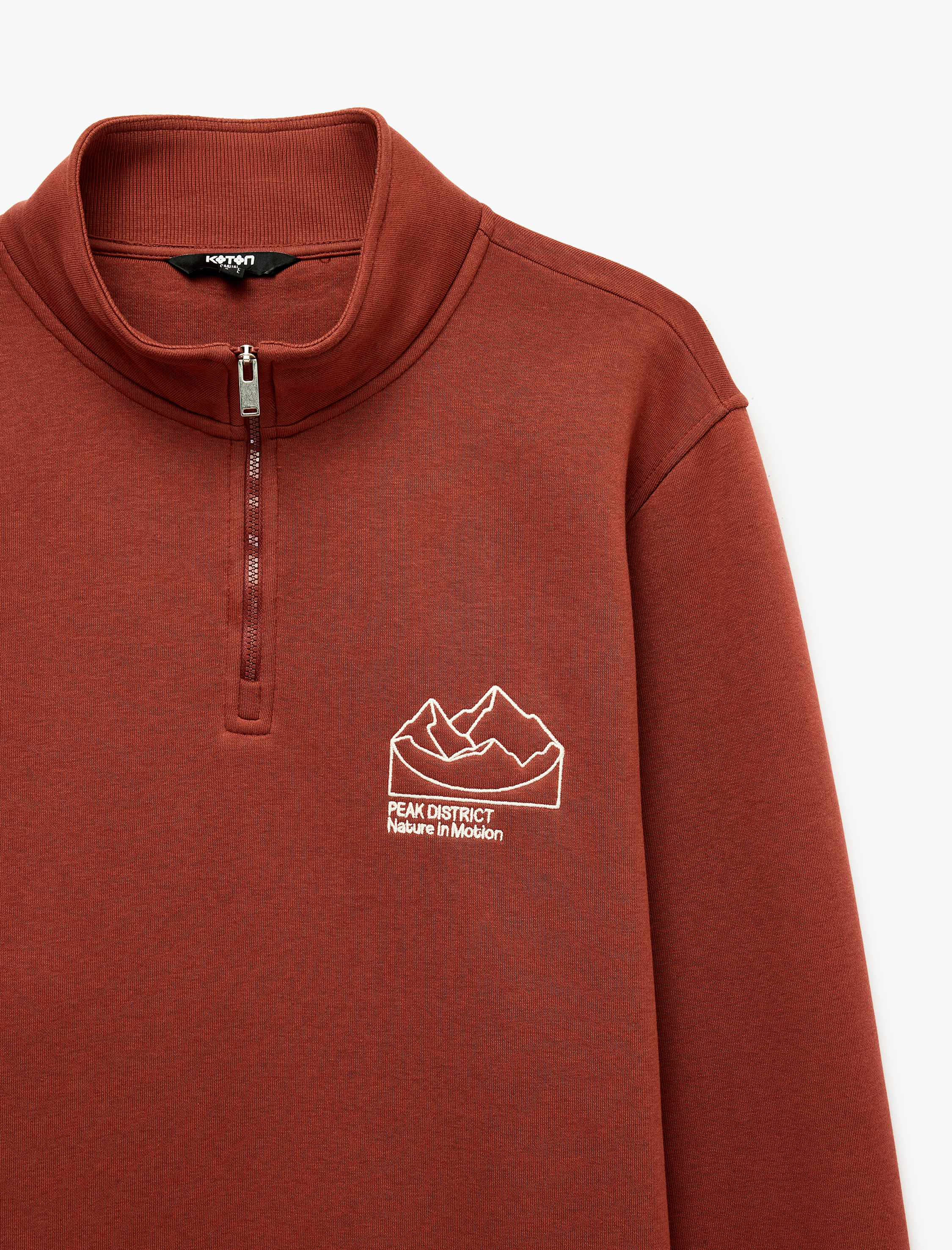   Uzun Kollu Üç İplik Şardonlu Nakışlı Yarım Fermuarlı Sweatshirt