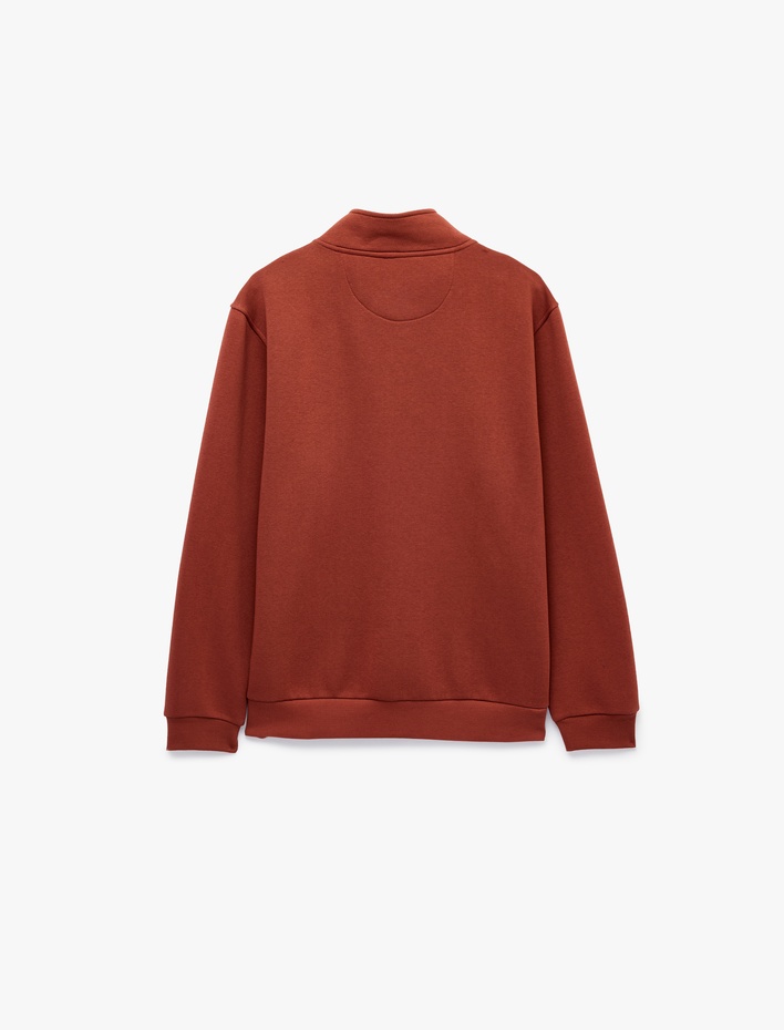  Uzun Kollu Üç İplik Şardonlu Nakışlı Yarım Fermuarlı Sweatshirt