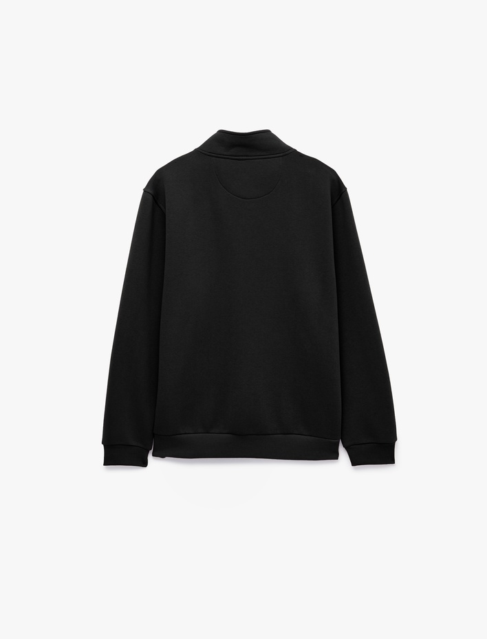  Uzun Kollu Üç İplik Şardonlu Nakışlı Yarım Fermuarlı Sweatshirt