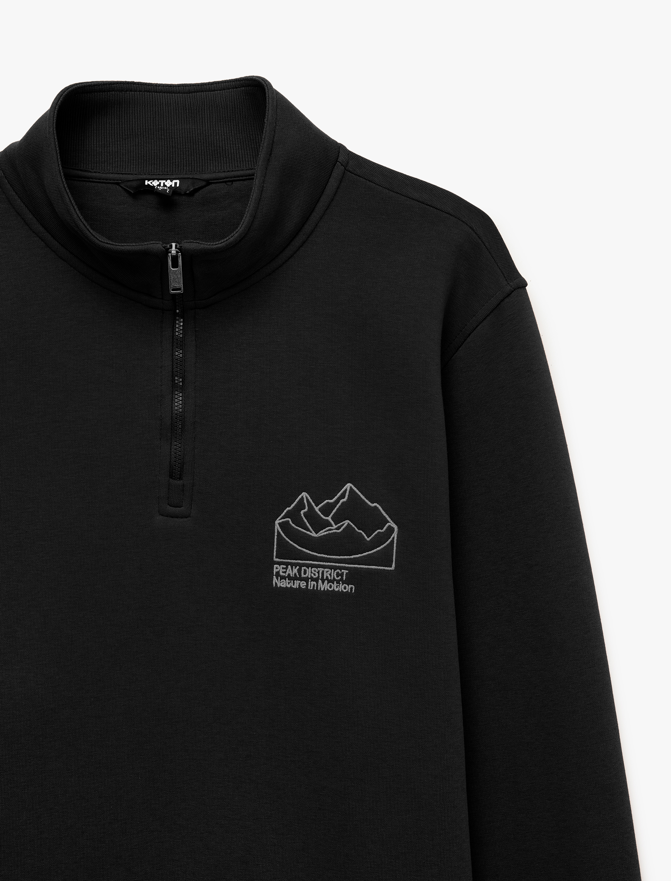   Uzun Kollu Üç İplik Şardonlu Nakışlı Yarım Fermuarlı Sweatshirt