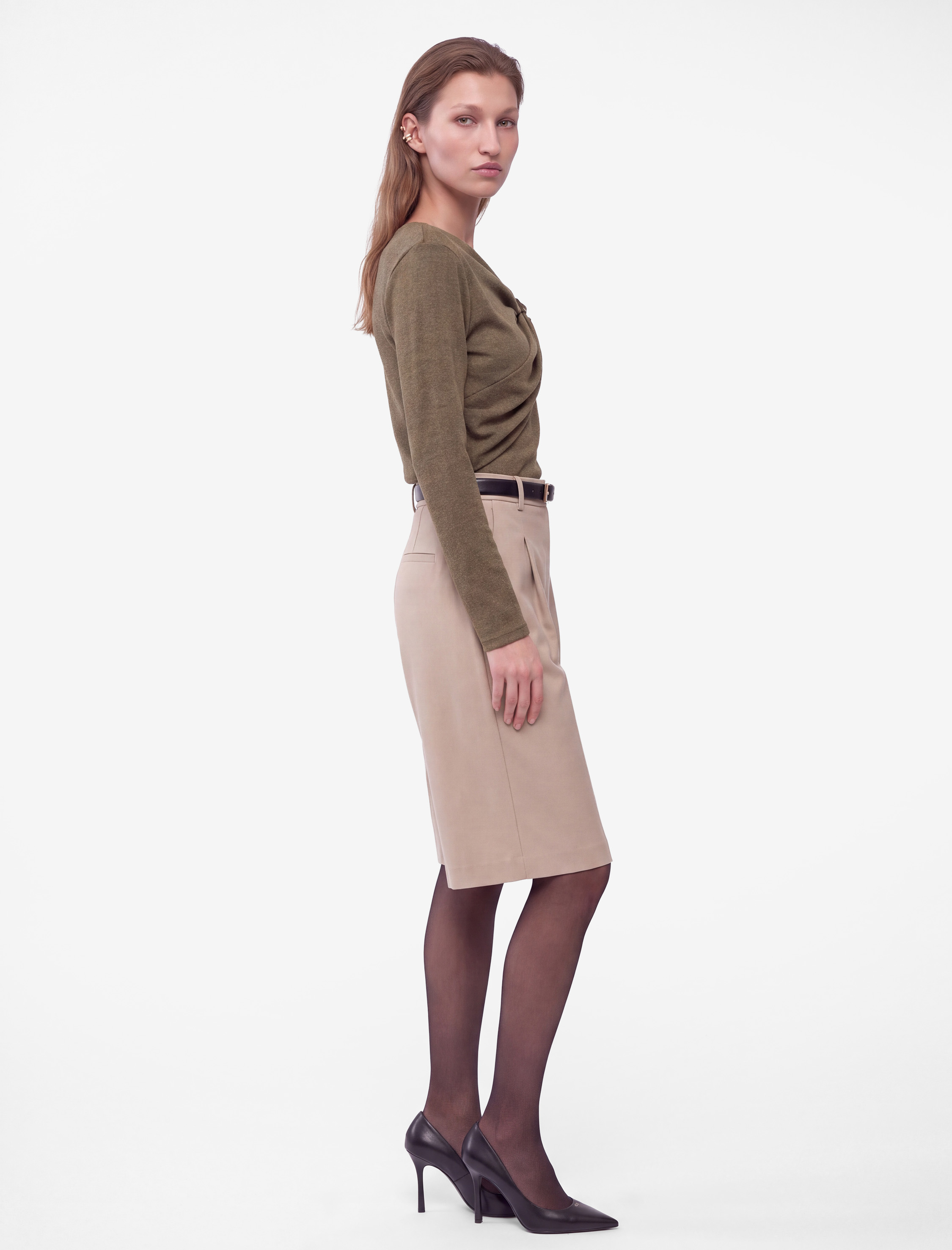   Slim Fit V Yaka Uzun Kollu Aksesuarlı Düğüm Detaylı Bluz