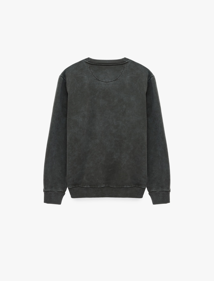  Şardonlu Bisiklet Yaka Uzun Kollu Yıkamalı Baskılı Sweatshirt