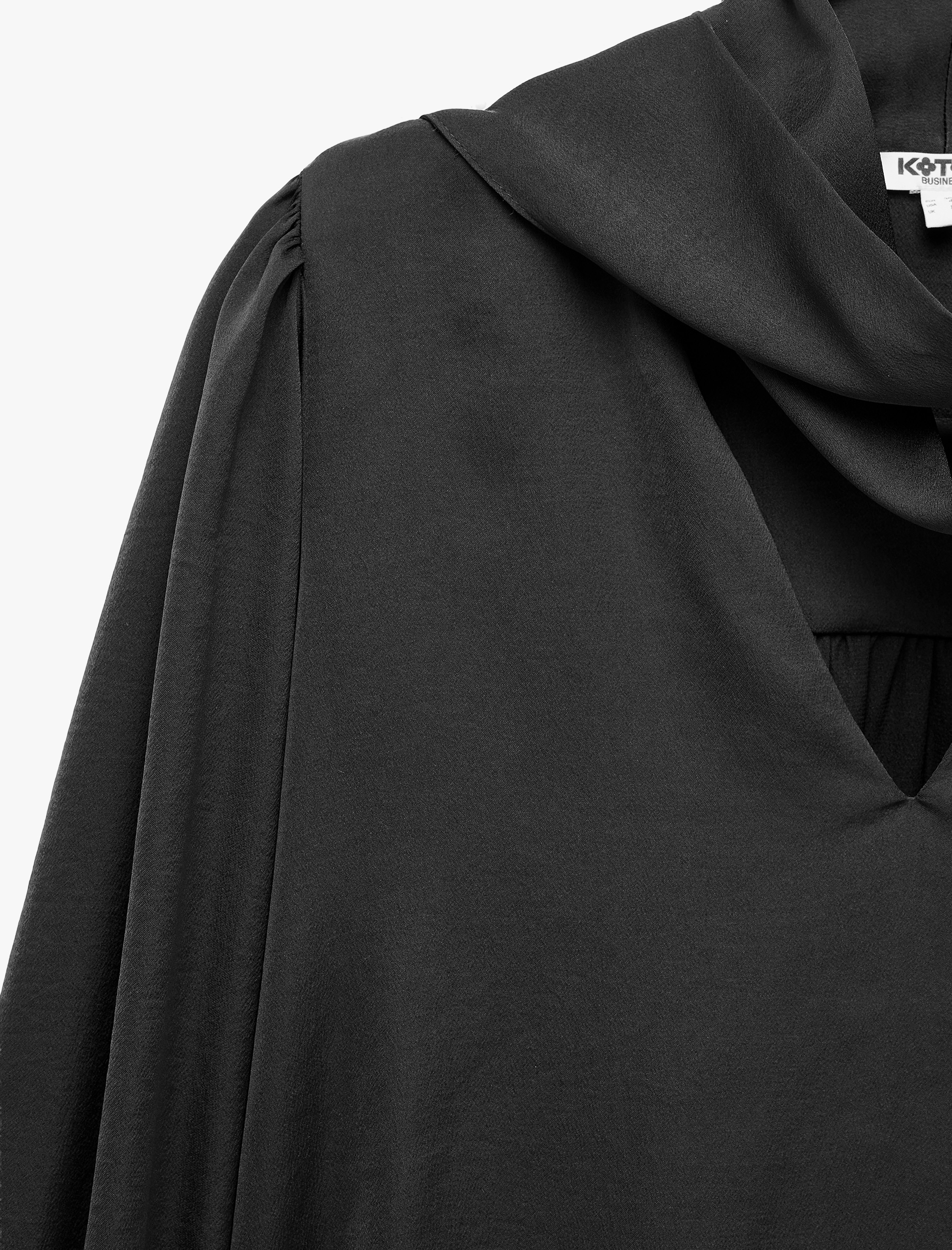   Bağlama Detaylı Fular Yaka Uzun Kollu Saten Bluz