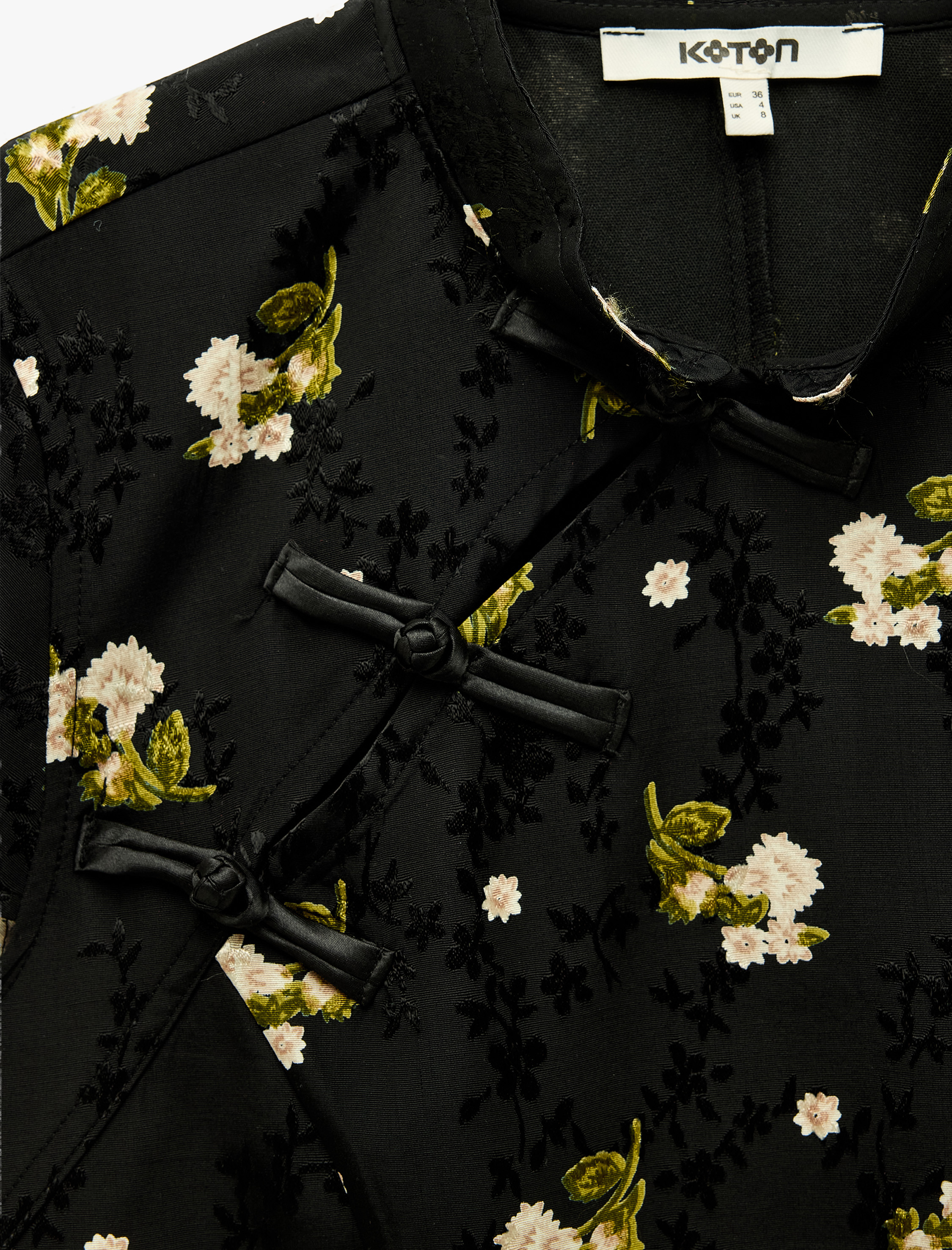   Süslü Düğmeli Kısa Kollu Çiçek Desenli Dik Qipao Yaka Crop Bluz