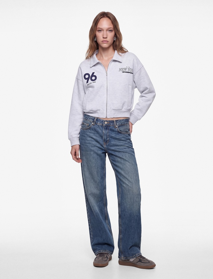 Şardonlu Klasik Yaka Fermuarlı Cepli Arkası Baskılı Sweatshirt