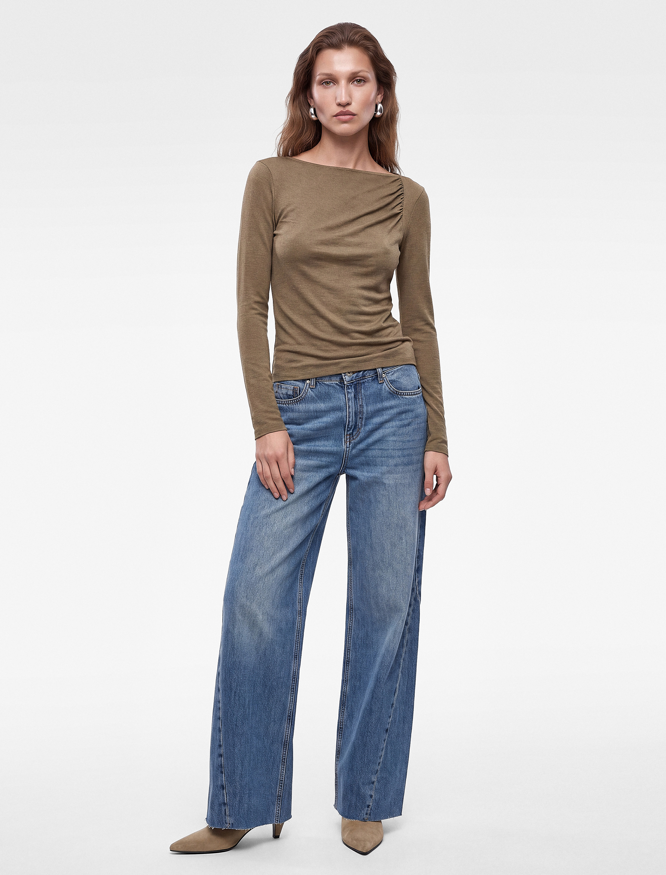   Slim Fit Kayık Yaka Uzun Kollu Büzgülü Bluz
