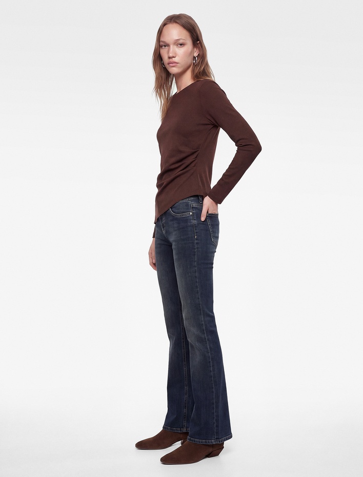  Büzgülü Slim Fit Bisiklet Yaka Asimetrik Uzun Kollu Bluz