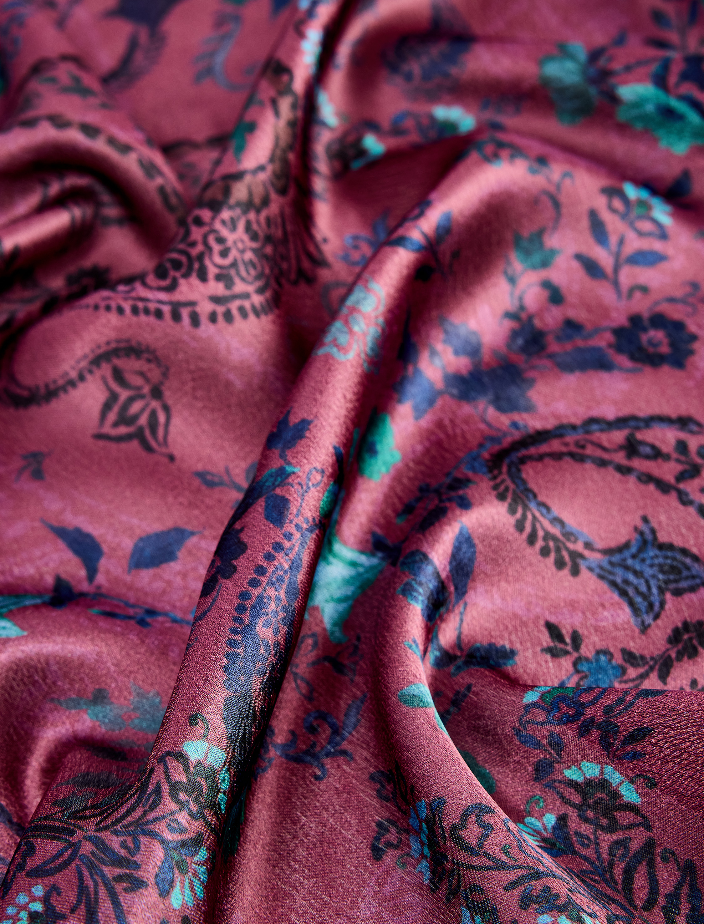  Kadın Saten Kumaş Çiçekli Kare Fular Bandana