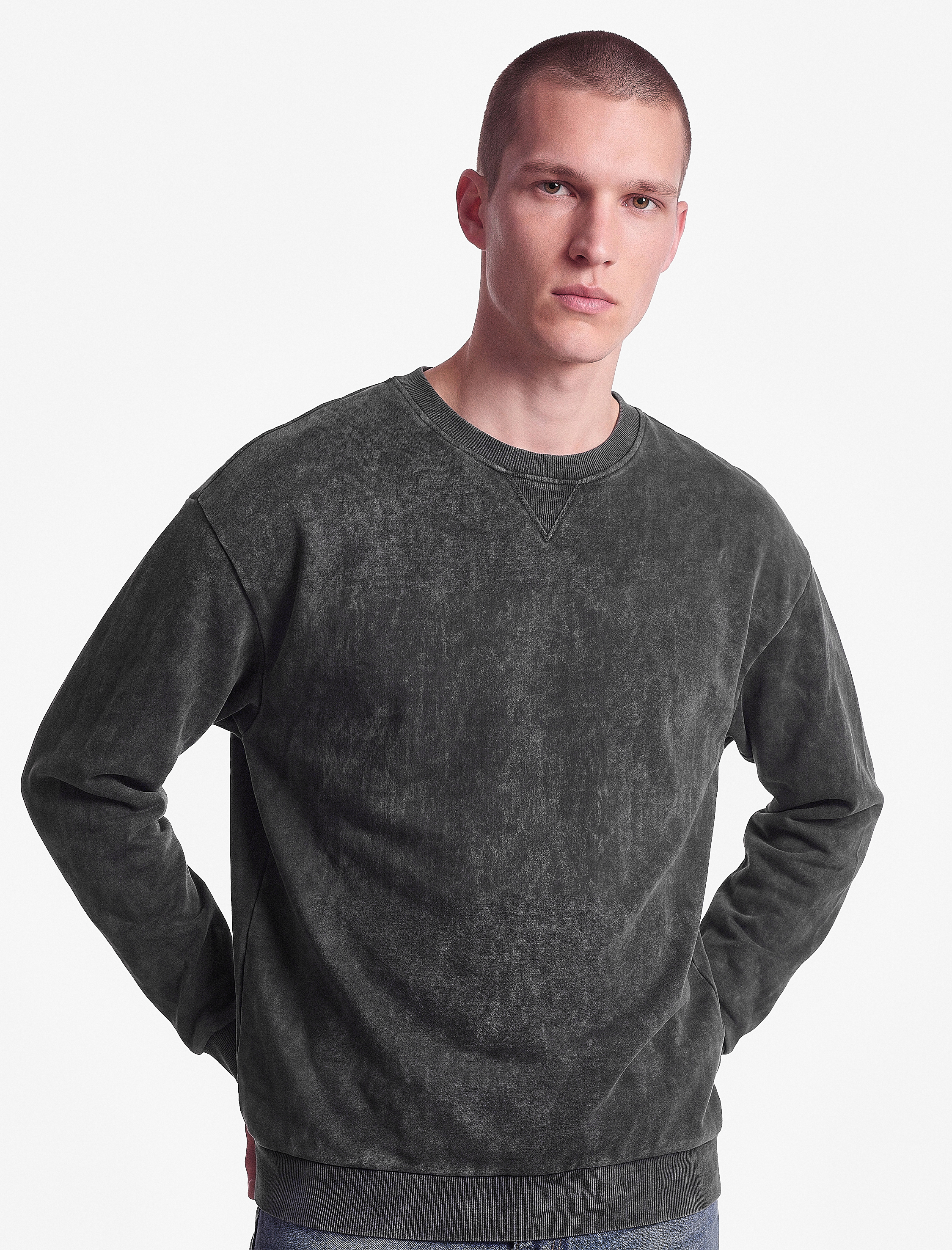   Uzun Kollu Üç İplik Şardonlu Bisiklet Yaka Yıkamalı Oversize Sweatshirt