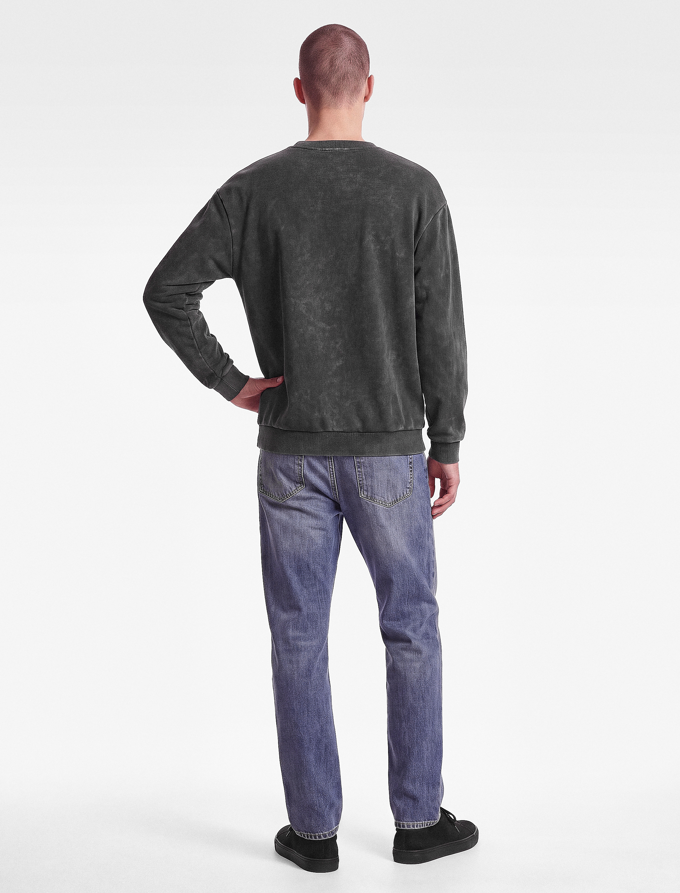   Uzun Kollu Üç İplik Şardonlu Bisiklet Yaka Yıkamalı Oversize Sweatshirt